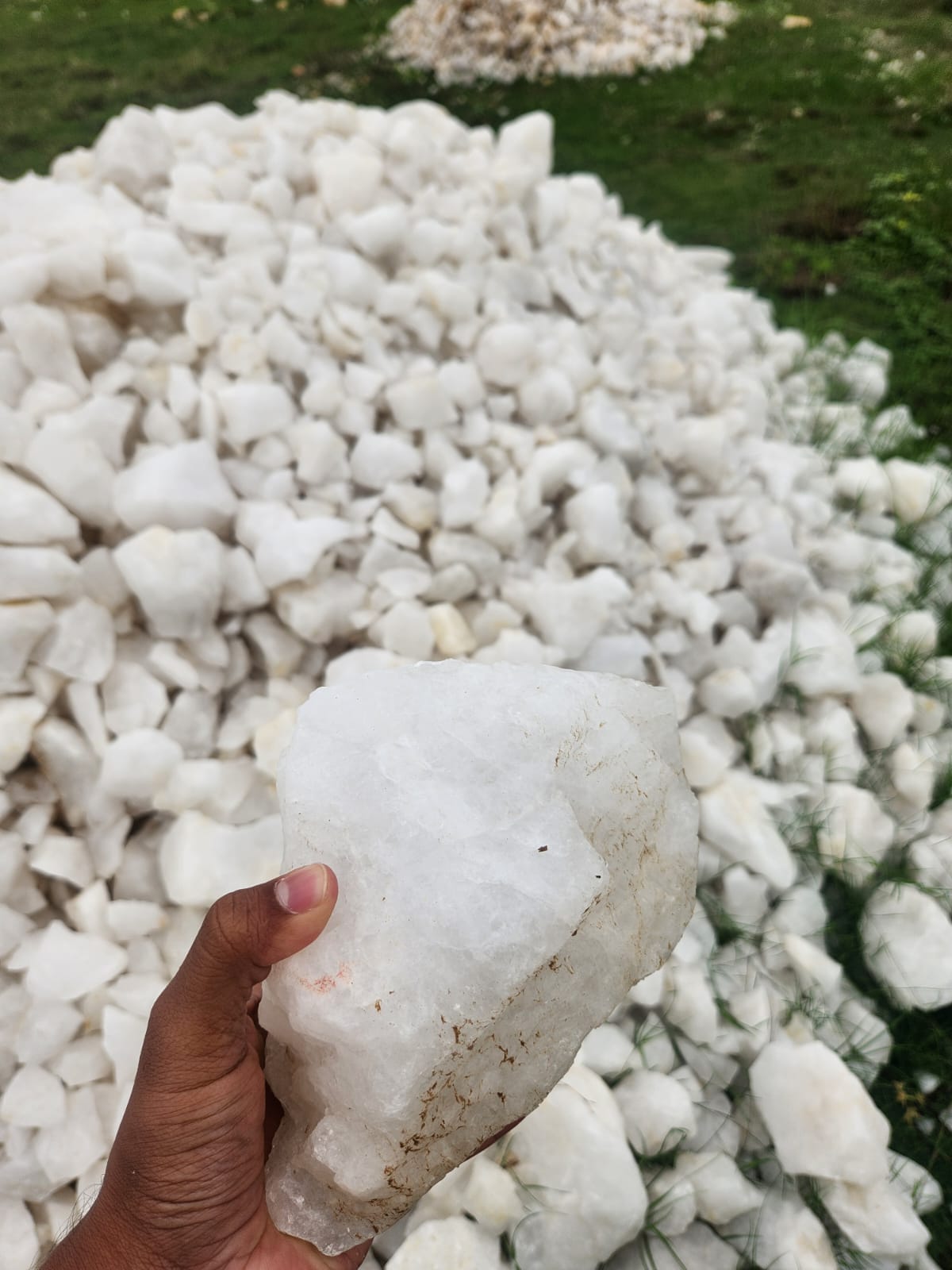 Quartz Powder and Lumps